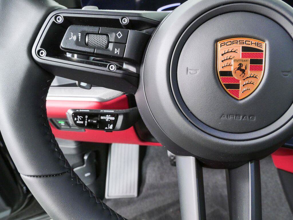 New 2026 Porsche Cayenne Coupe AWD/4WD image 10