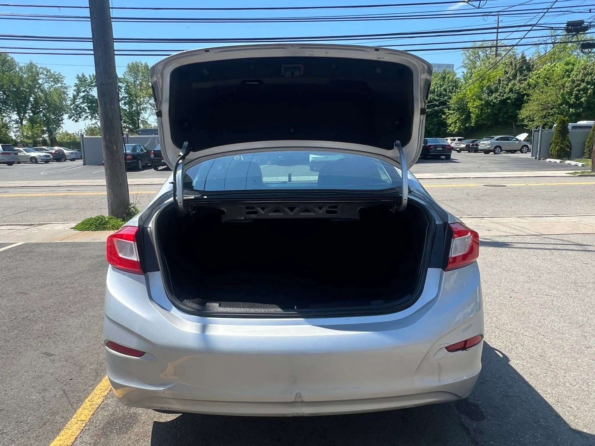 Used 2018 Chevrolet Cruze LT FWD image 9