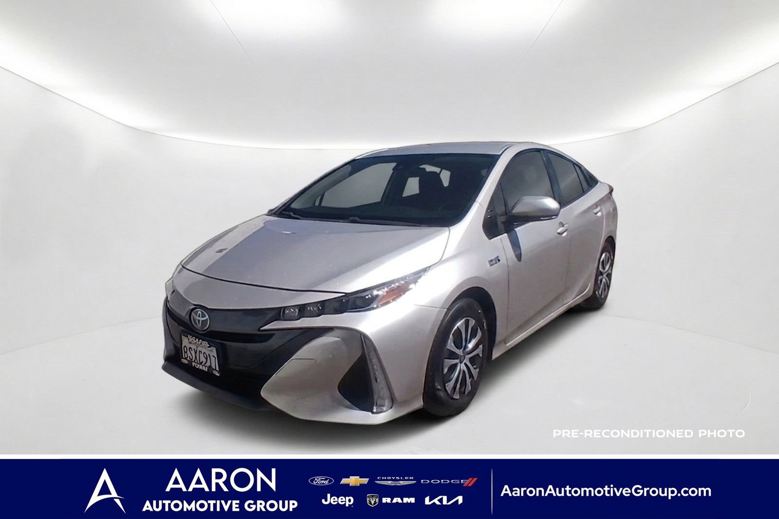 Used 2021 Toyota Prius Prime LE FWD image 1