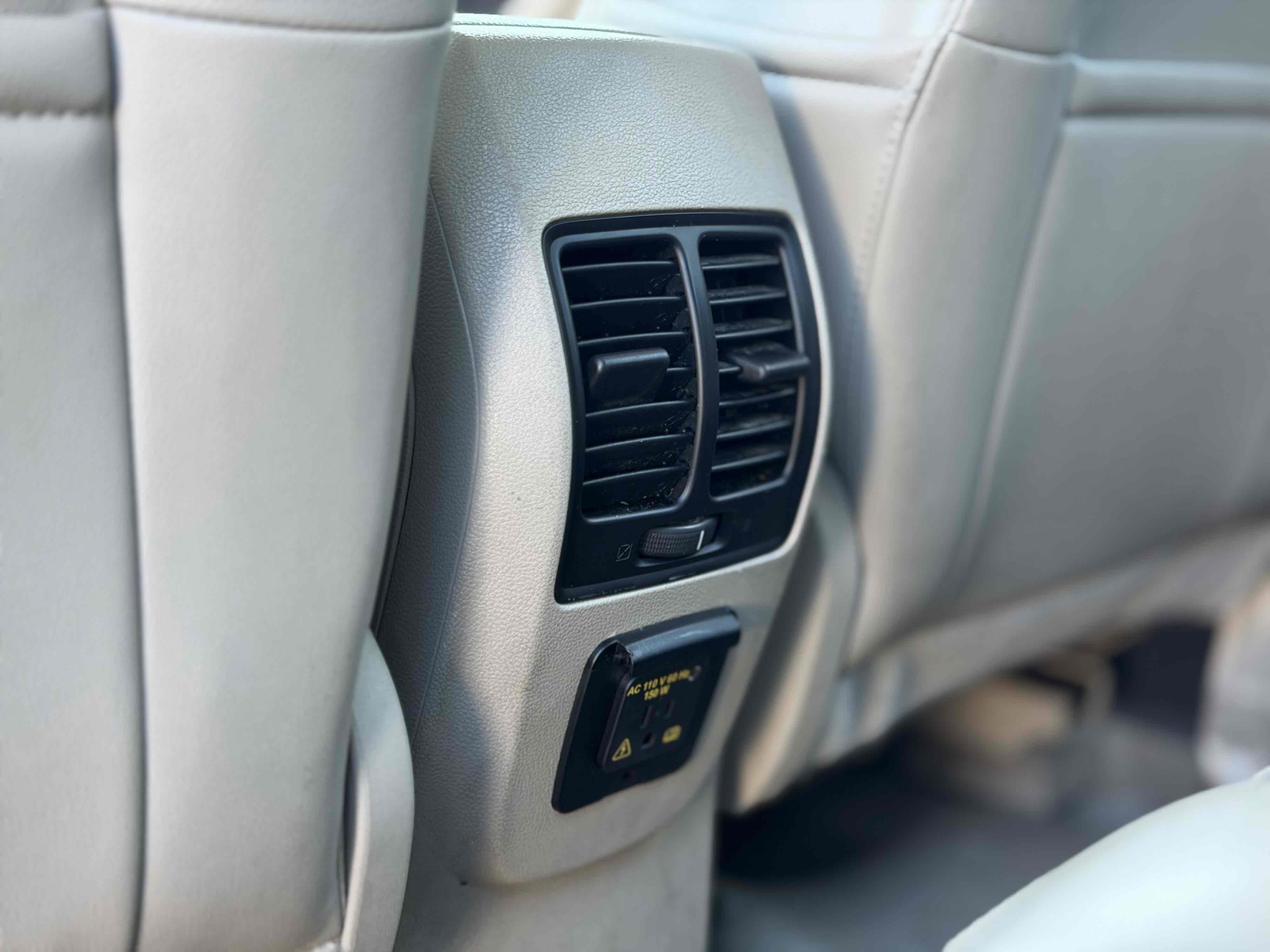 Used 2016 Ford C-MAX Energi SEL image 22