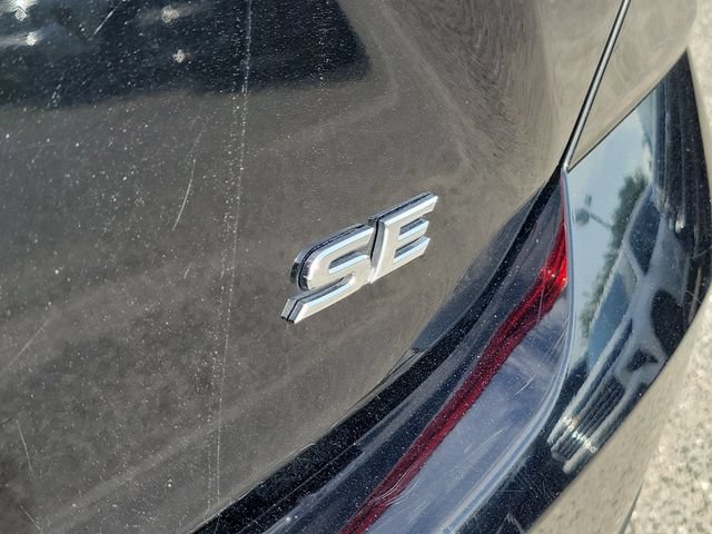 Used 2025 Toyota Camry SE FWD image 11
