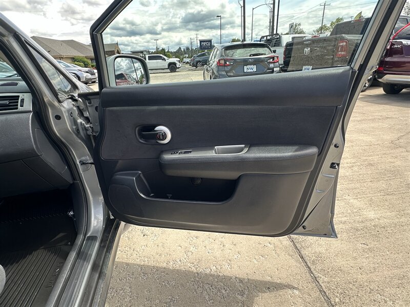 Used 2012 Nissan Versa 1.8 S w/ Plus Pkg FWD image 29