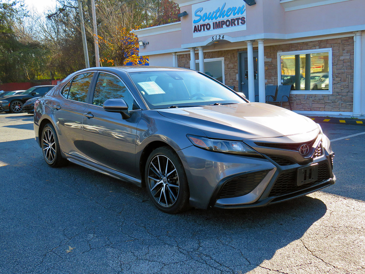 Used 2021 Toyota Camry SE image 5