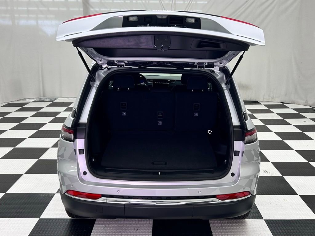 New 2025 Jeep Grand Cherokee Laredo X w/ Trailer Tow Package image 10