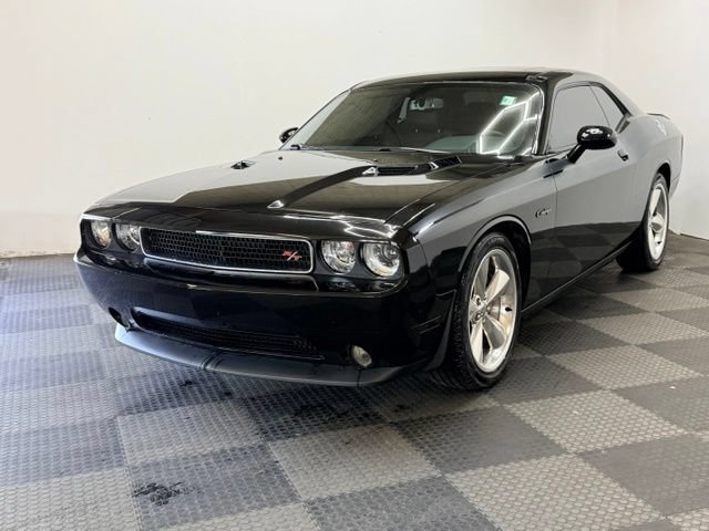 Used 2014 Dodge Challenger R/T RWD image 5