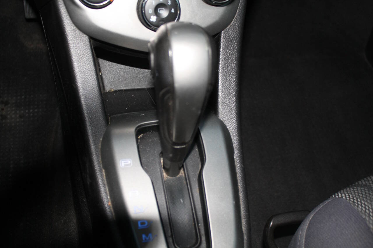 Used 2013 Chevrolet Sonic LT image 12