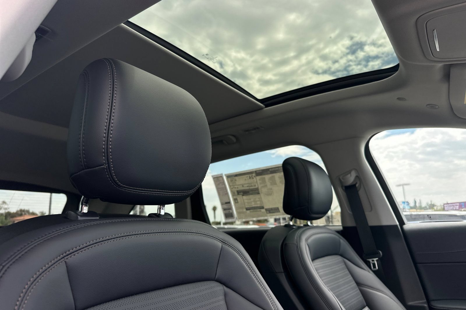New 2026 Lincoln Nautilus Reserve w/ Jet Appearance Package AWD/4WD image 16