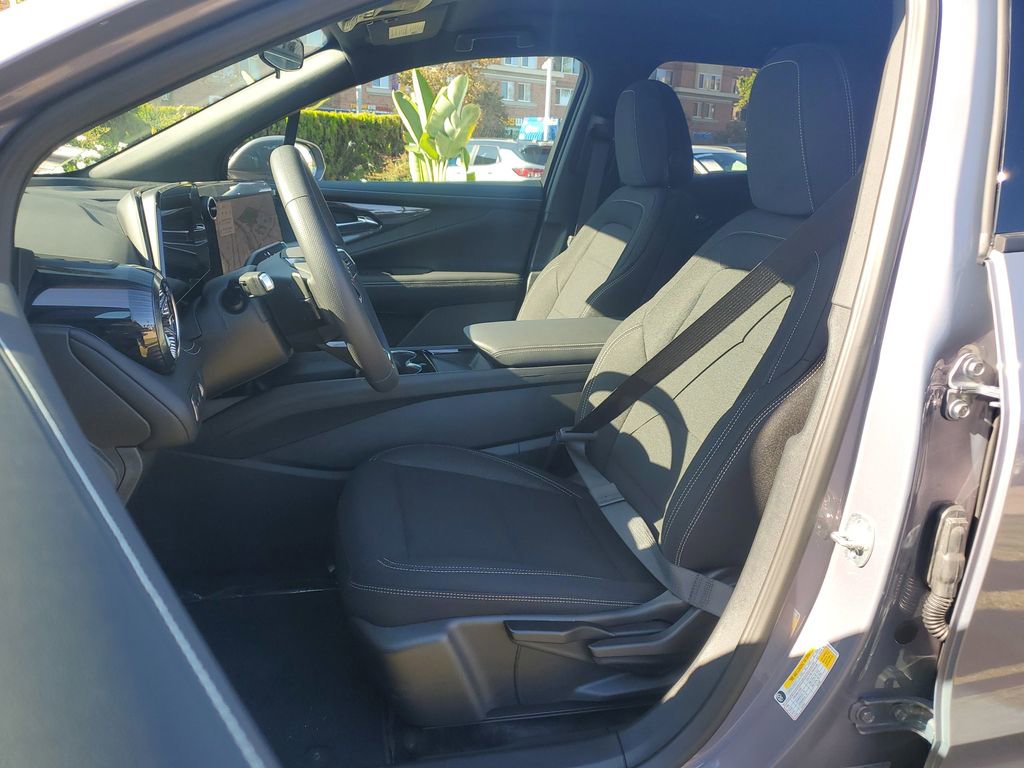 Used 2026 Chevrolet Blazer EV LT w/ Midnight/Sport Edition image 16