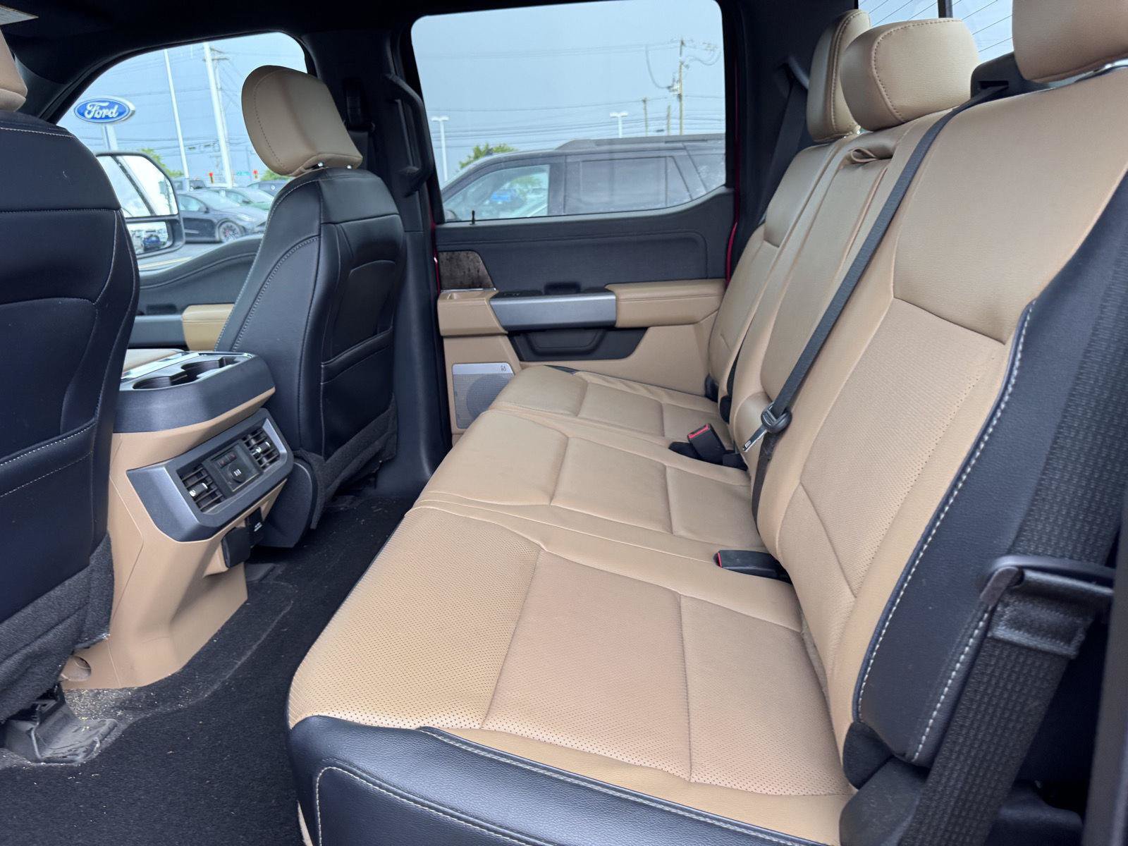 Used 2023 Ford F250 Lariat w/ Sport Appearance Package AWD/4WD image 9