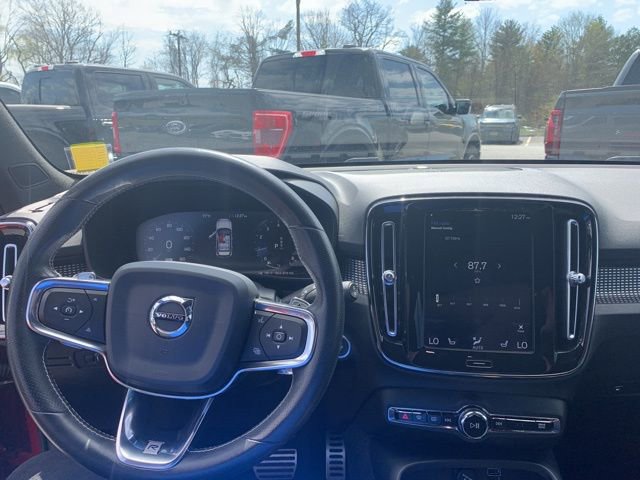 Used 2019 Volvo XC40 T5 R-Design image 25