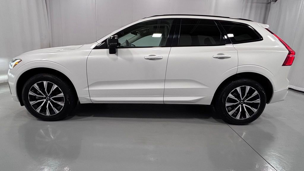 Certified 2024 Volvo XC60 B5 Core w/ Protection Package Premier AWD/4WD image 9
