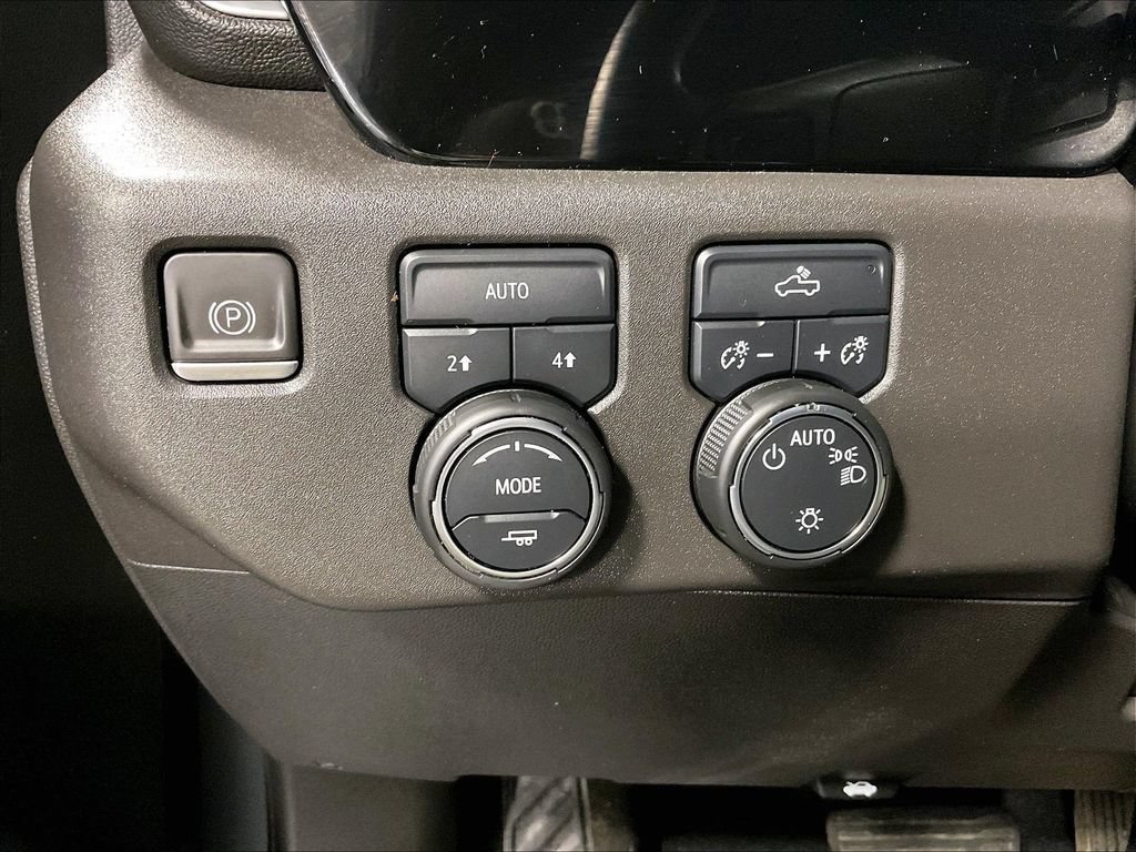 Used 2023 Chevrolet Silverado 1500 LT AWD/4WD image 25