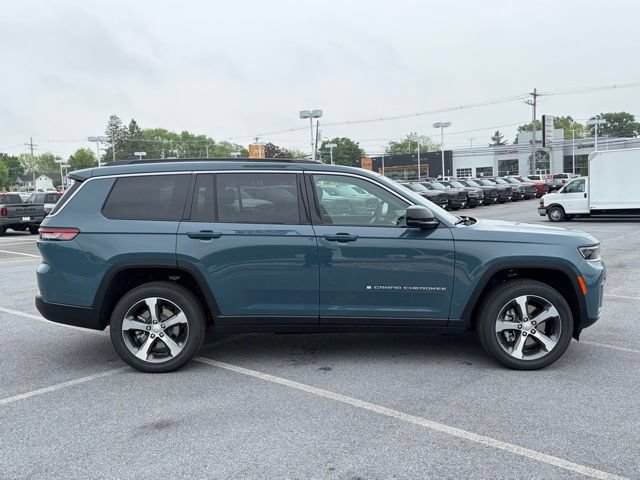 New 2026 Jeep Grand Cherokee L Limited w/ Luxury Tech Group II AWD/4WD image 9