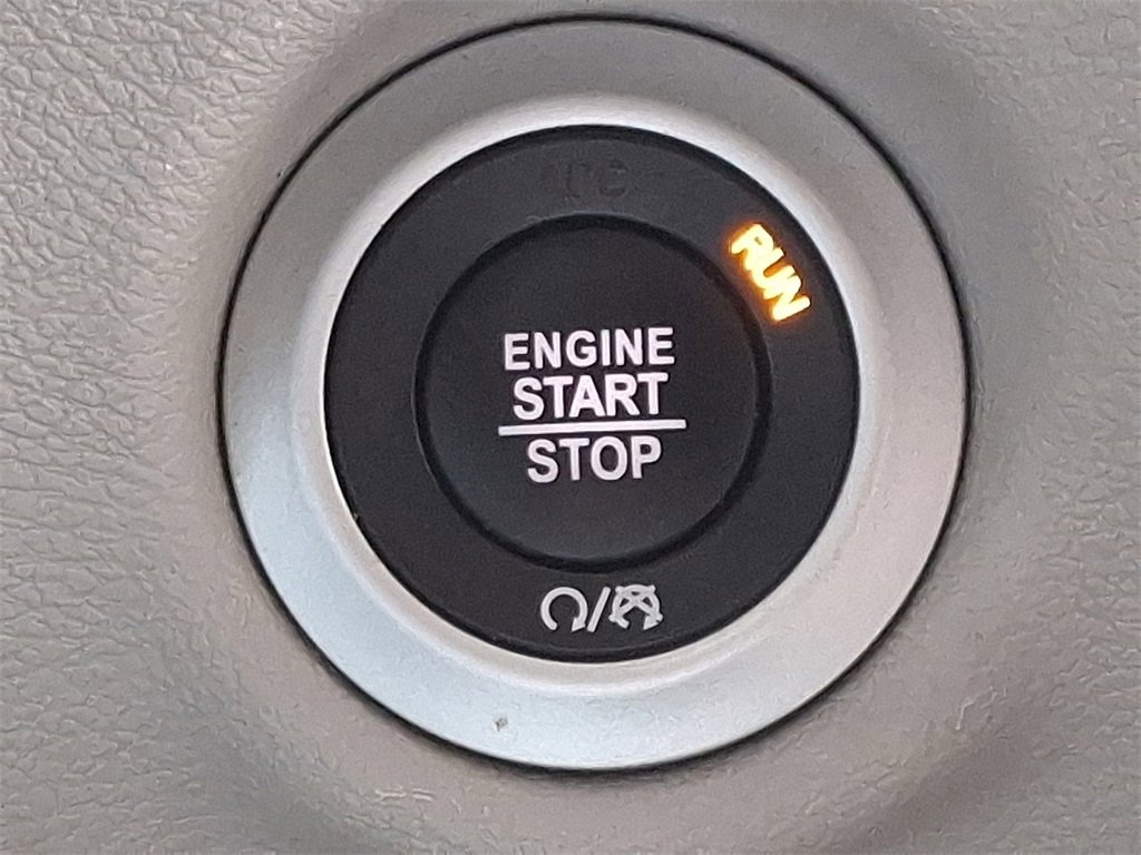 Used 2023 Chrysler Pacifica Touring-L image 24