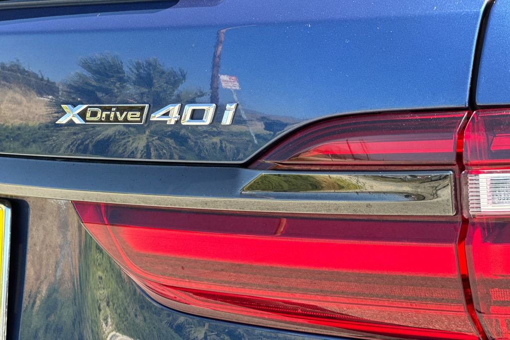 Used 2022 BMW X7 xDrive40i w/ M Sport Package image 34