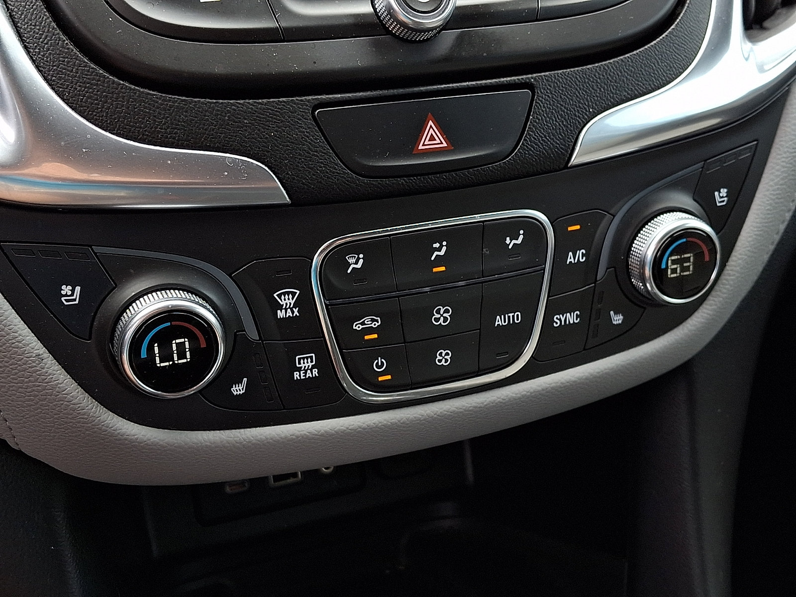 Certified 2021 Chevrolet Equinox Premier AWD/4WD image 17