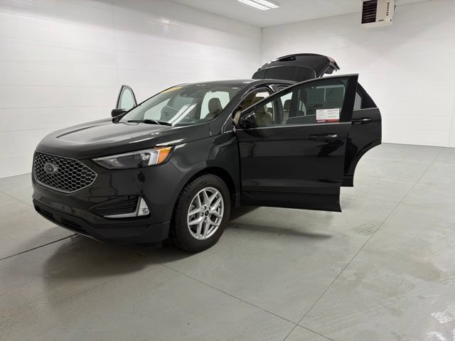 Used 2023 Ford Edge SEL w/ Convenience Package AWD/4WD image 13