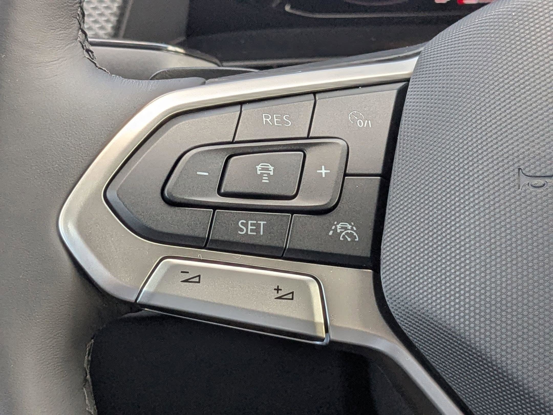 New 2026 Volkswagen Atlas Cross Sport SEL R-Line image 18