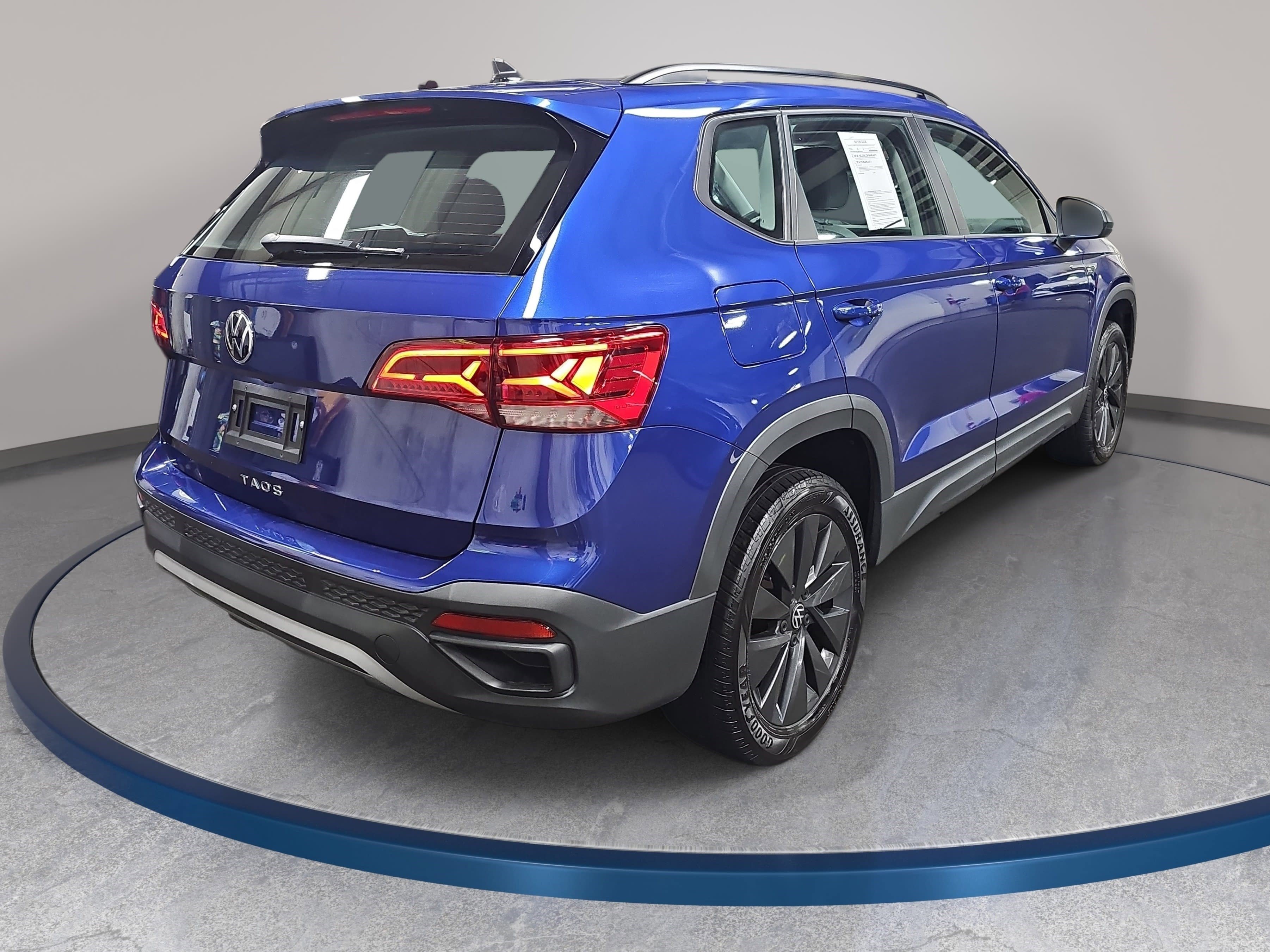 Used 2023 Volkswagen Taos S w/ Driver Assistance Package FWD image 5