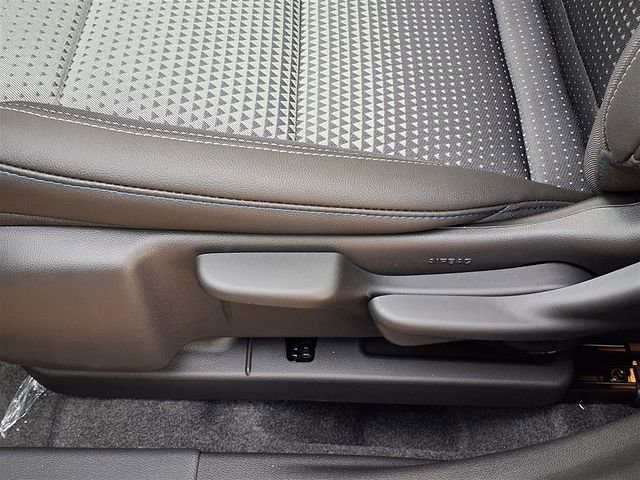 New 2026 Chevrolet Trax LT w/ LT Convenience Package FWD image 5