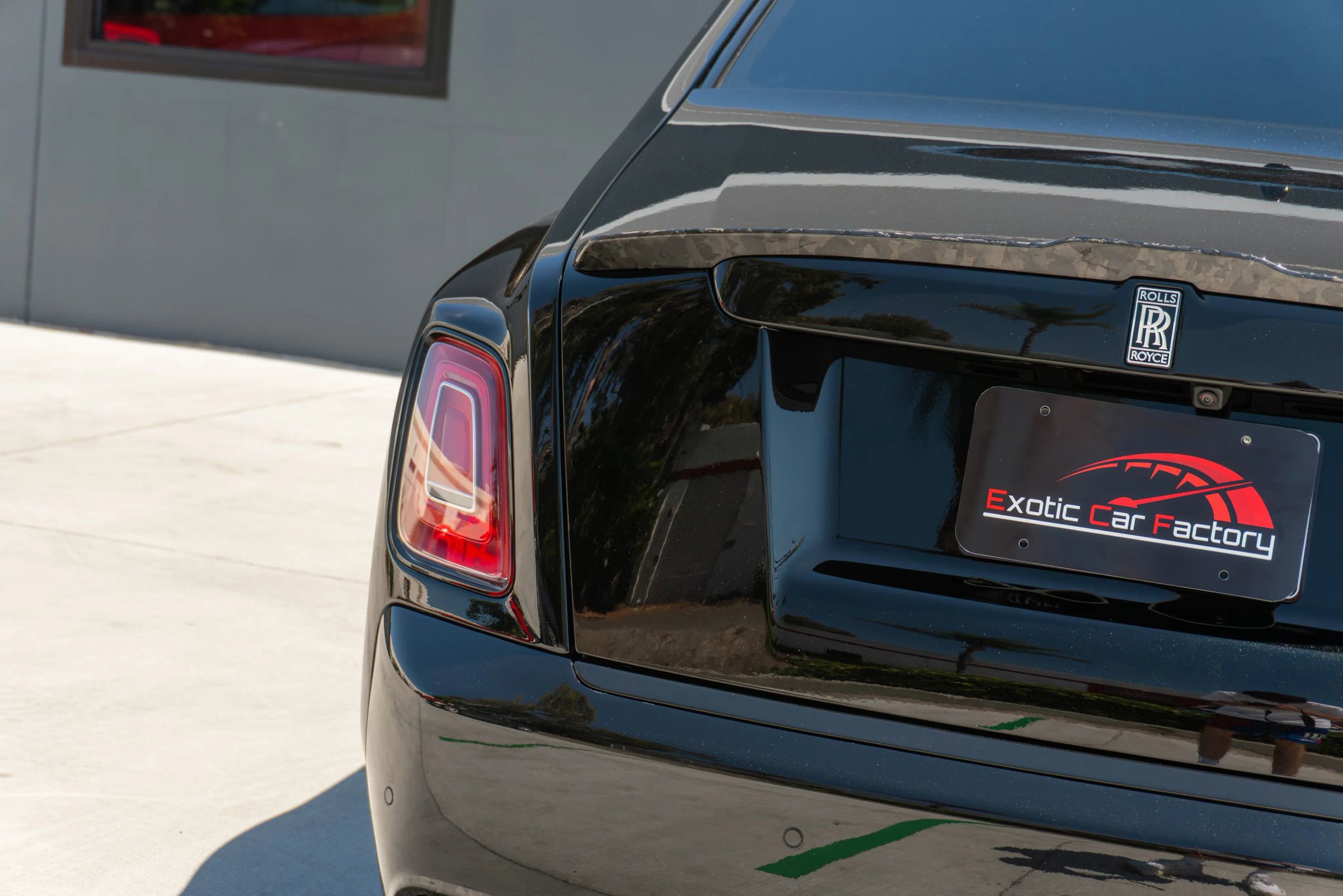 Used 2024 Rolls-Royce Phantom Sedan w/ The Phantom Package RWD image 50