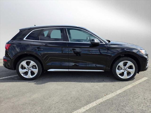 Used 2021 Audi Q5 2.0T Premium Plus w/ Premium Plus Package AWD/4WD image 2