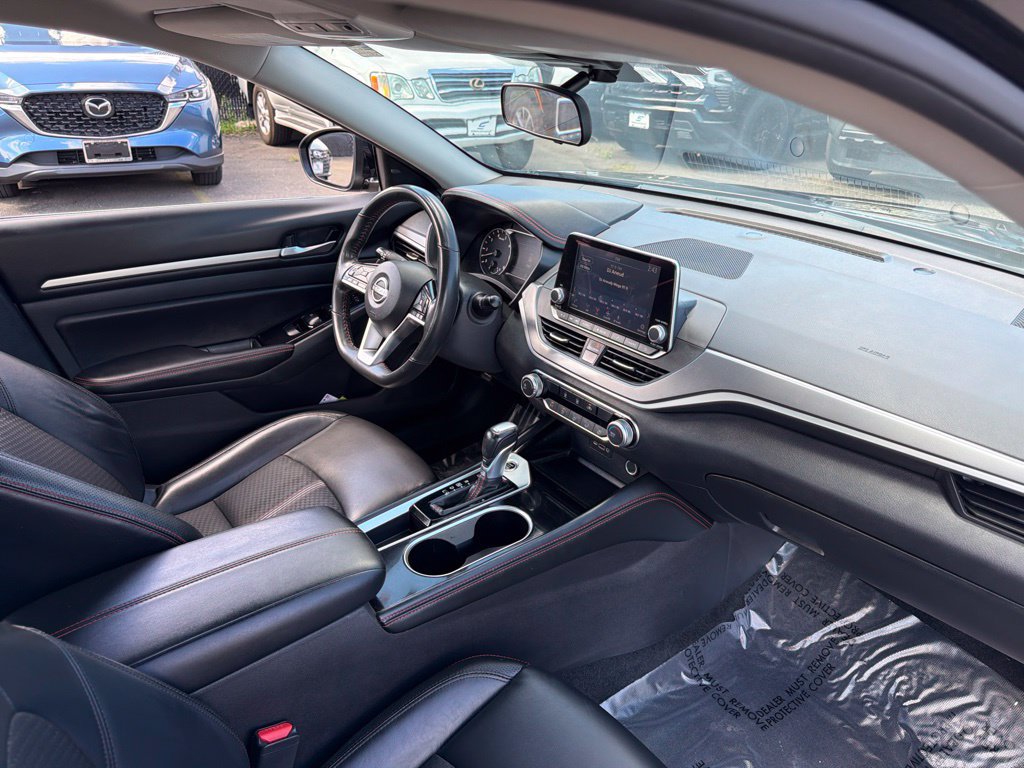 Used 2024 Nissan Altima 2.5 SR FWD image 16
