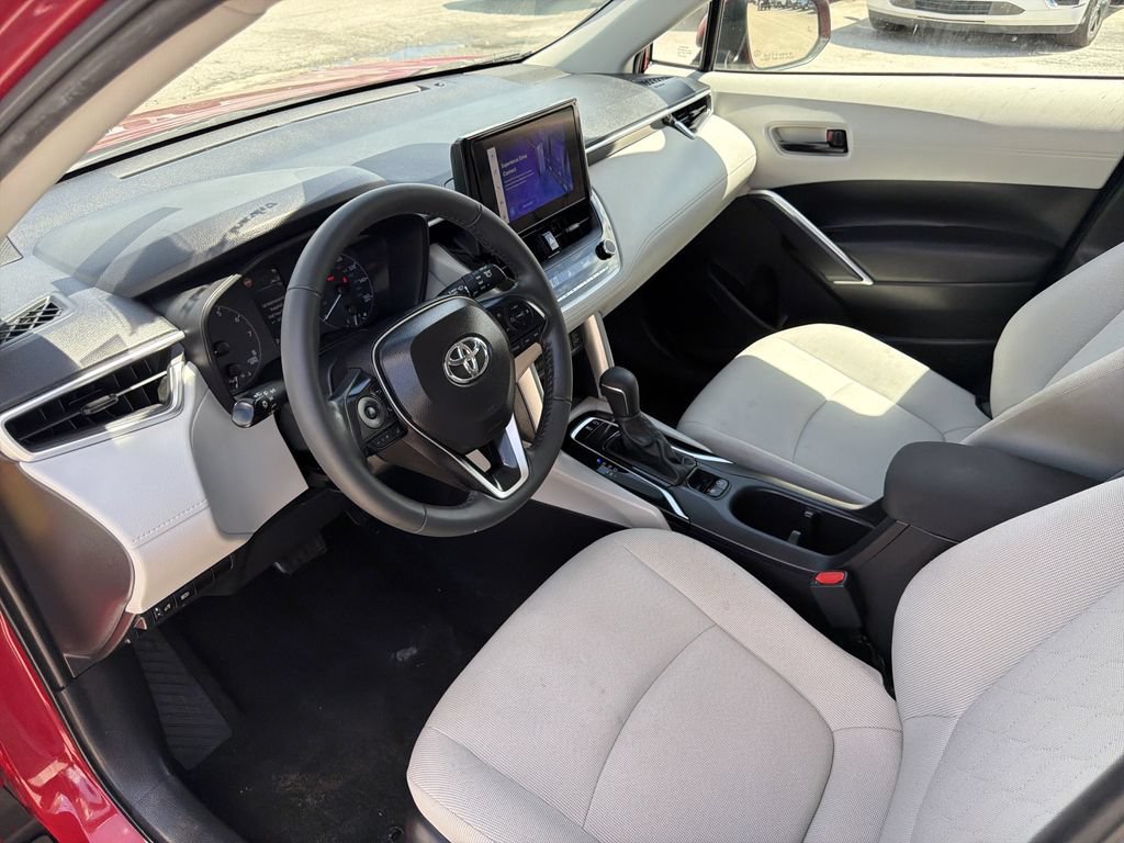 Used 2024 Toyota Corolla Cross LE FWD image 18
