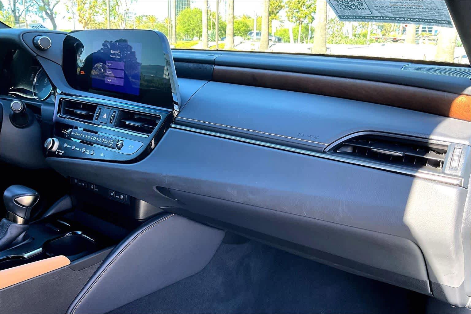 Certified 2023 Lexus ES 250 w/ Premium Package AWD/4WD image 17