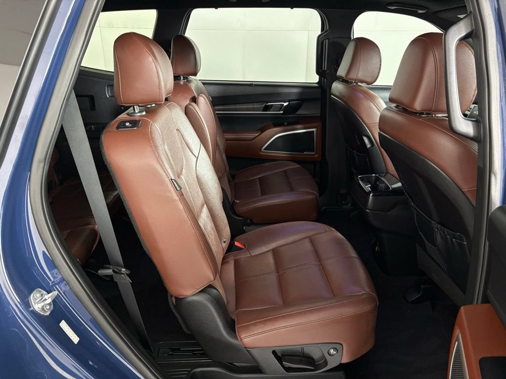 Used 2023 Kia Telluride EX w/ EX Captain's Chair Package FWD image 44