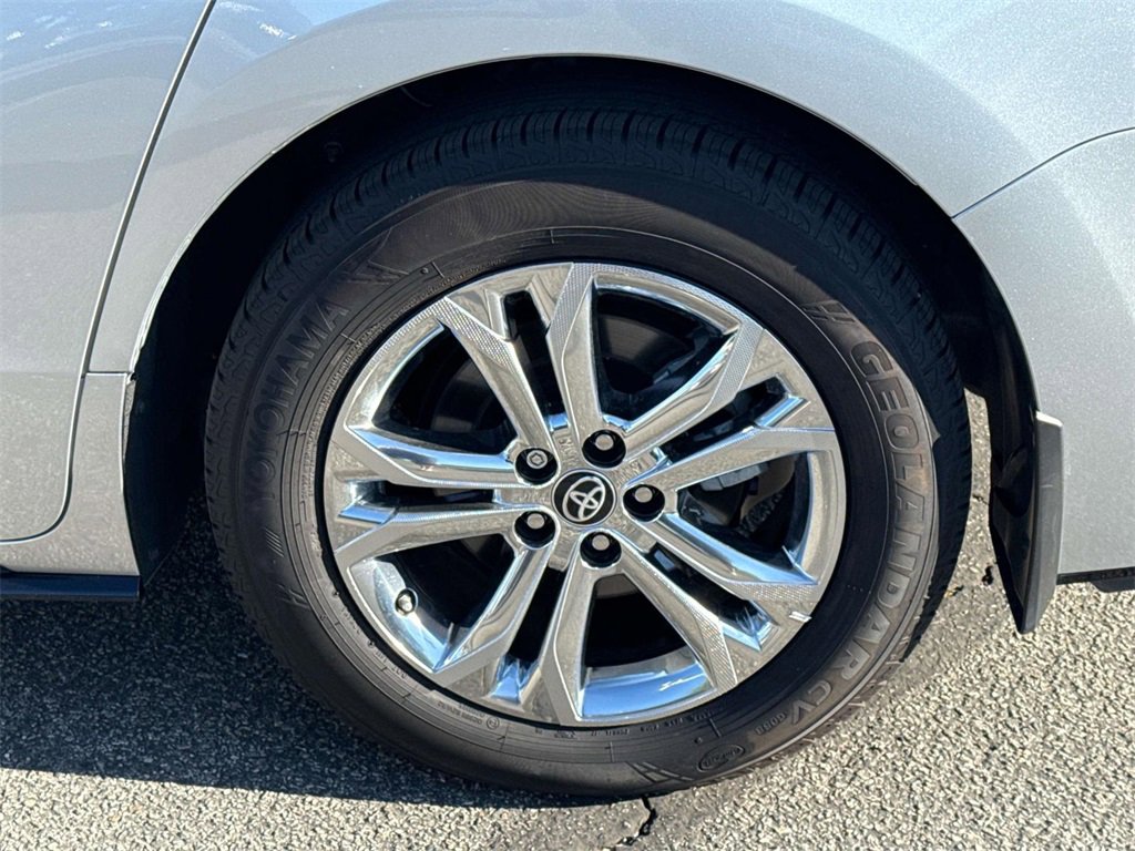 Certified 2023 Toyota Sienna Platinum image 32