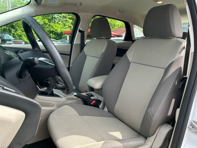 Used 2012 Ford Focus SE w/ SE Winter Pkg FWD image 10