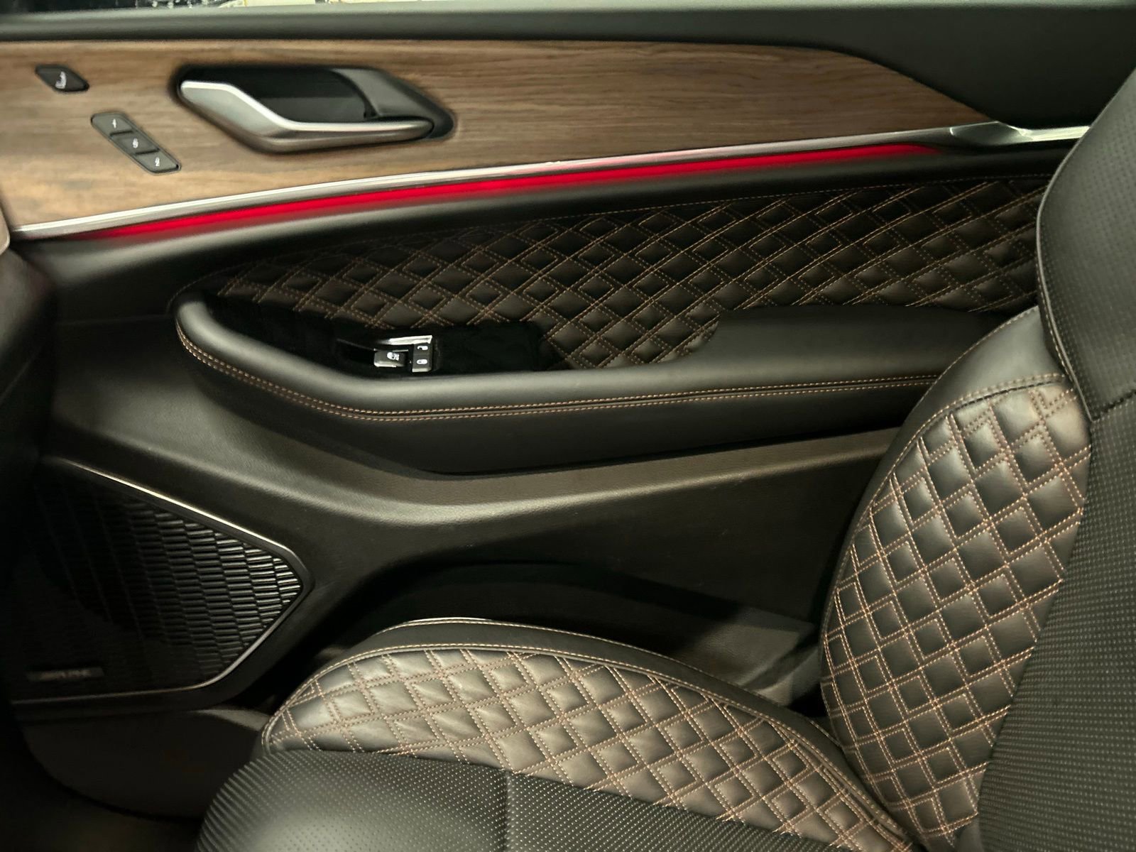 Certified 2023 Jeep Grand Cherokee Summit w/ Luxury Tech Group V image 14