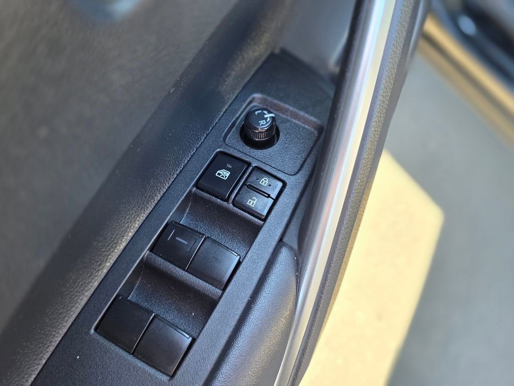 Used 2022 Toyota Corolla Cross LE FWD image 22