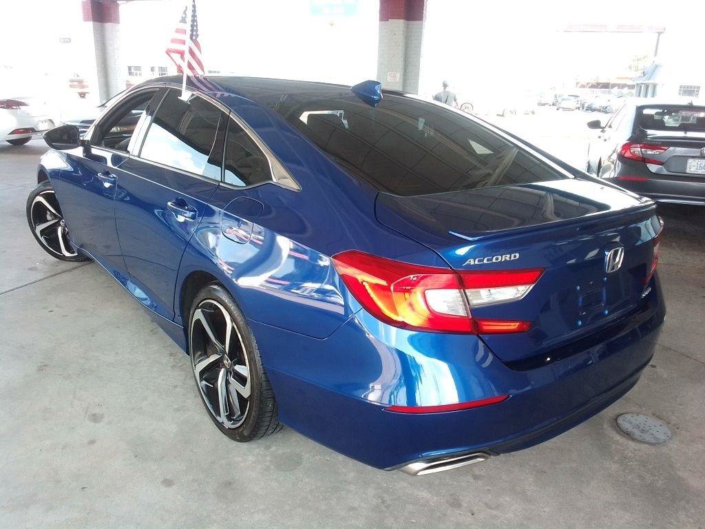 Used 2018 Honda Accord Sport image 4