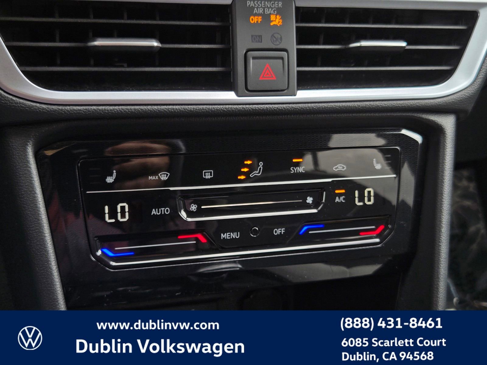 Used 2025 Volkswagen Taos SE image 19