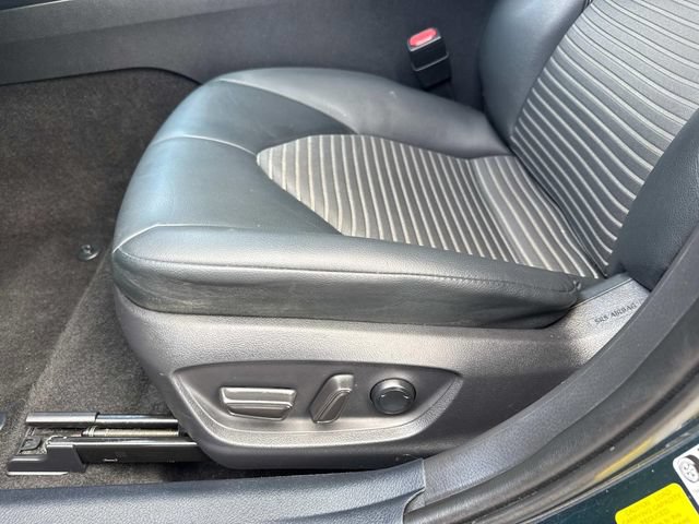 Used 2020 Toyota Camry SE FWD image 22