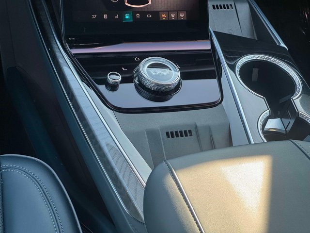 Certified 2025 Cadillac Escalade IQ Luxury 2 w/ LPO, Premium Carpet Package AWD/4WD image 8