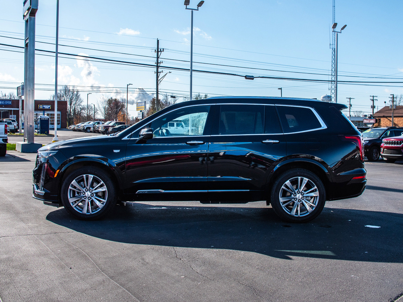 Used 2024 Cadillac XT6 Premium Luxury w/ Platinum Package AWD/4WD image 6