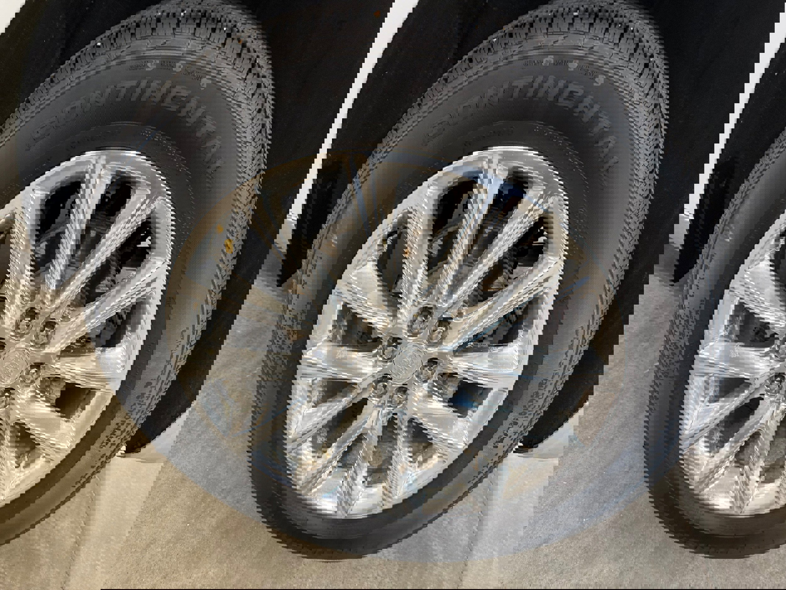 Used 2020 Buick Enclave Premium w/ Surround and Sites Package image 25