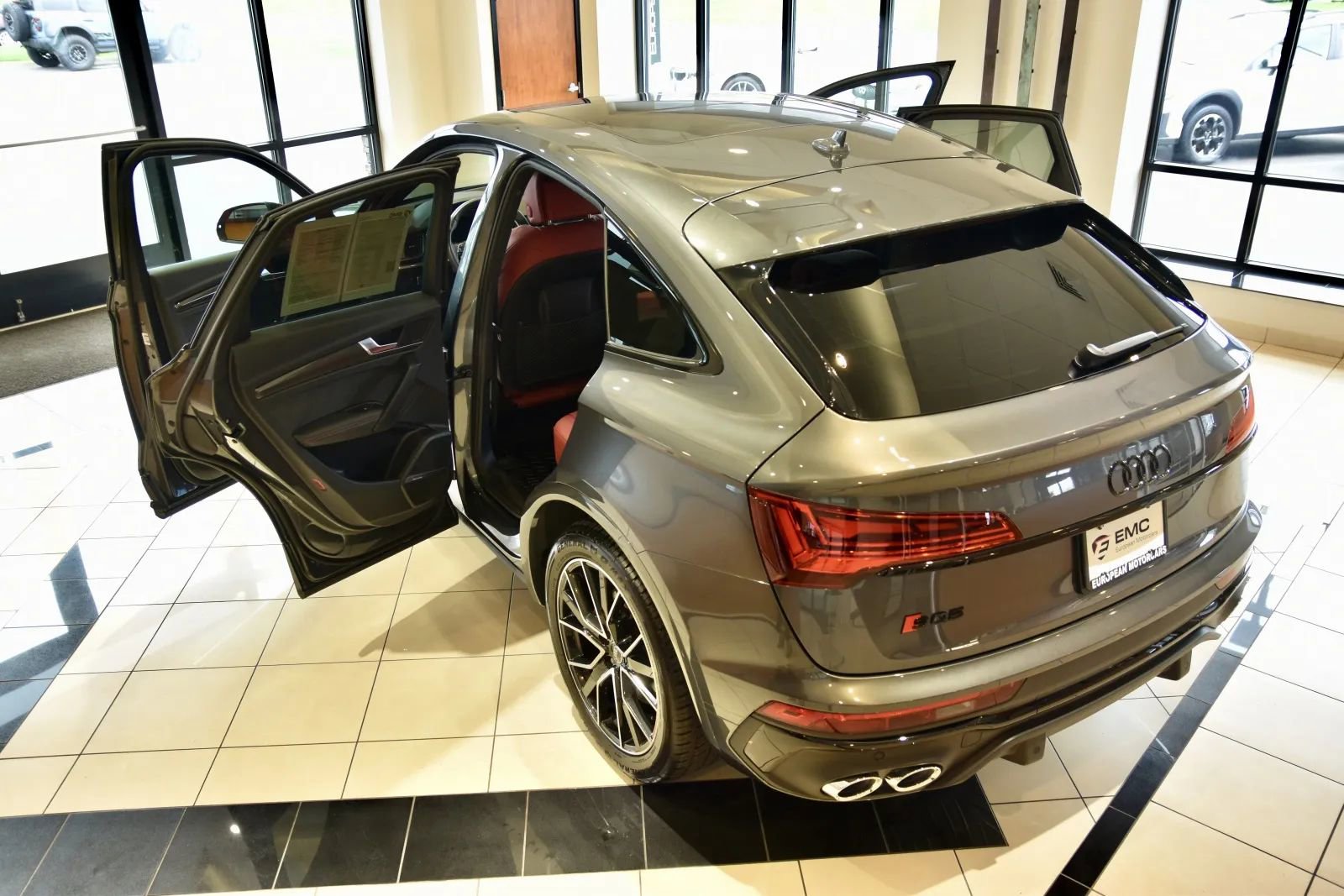 Used 2024 Audi SQ5 Premium Plus w/ S Sport Package AWD/4WD image 8