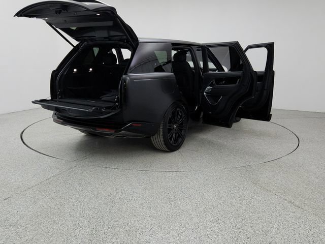 Certified 2023 Land Rover Range Rover SE image 11