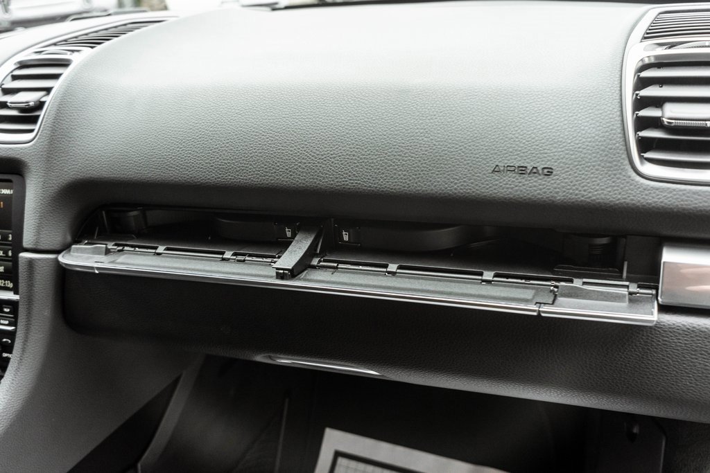 Used 2015 Porsche Cayman image 13