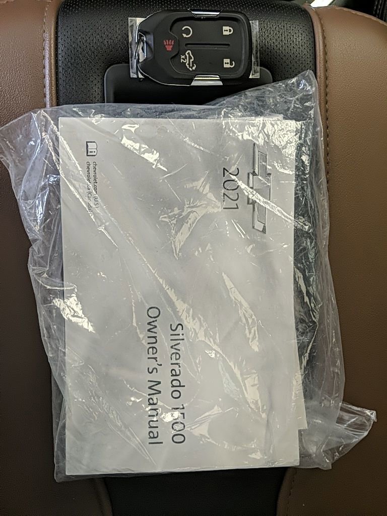 Used 2021 Chevrolet Silverado 1500 High Country w/ Technology Package image 34