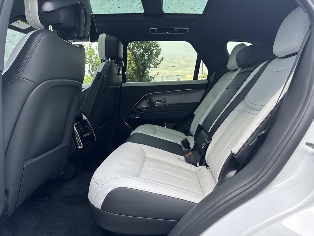 New 2026 Land Rover Range Rover Sport Dynamic SE AWD/4WD image 14
