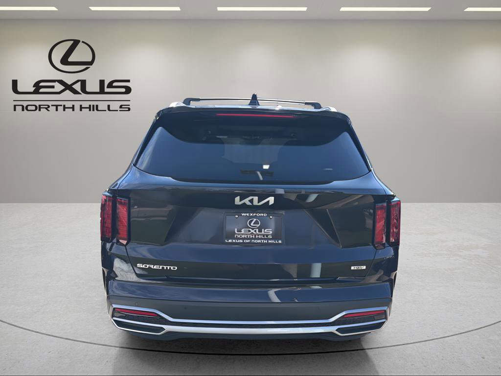 Used 2023 Kia Sorento EX w/ Panoramic Sunroof Package image 6