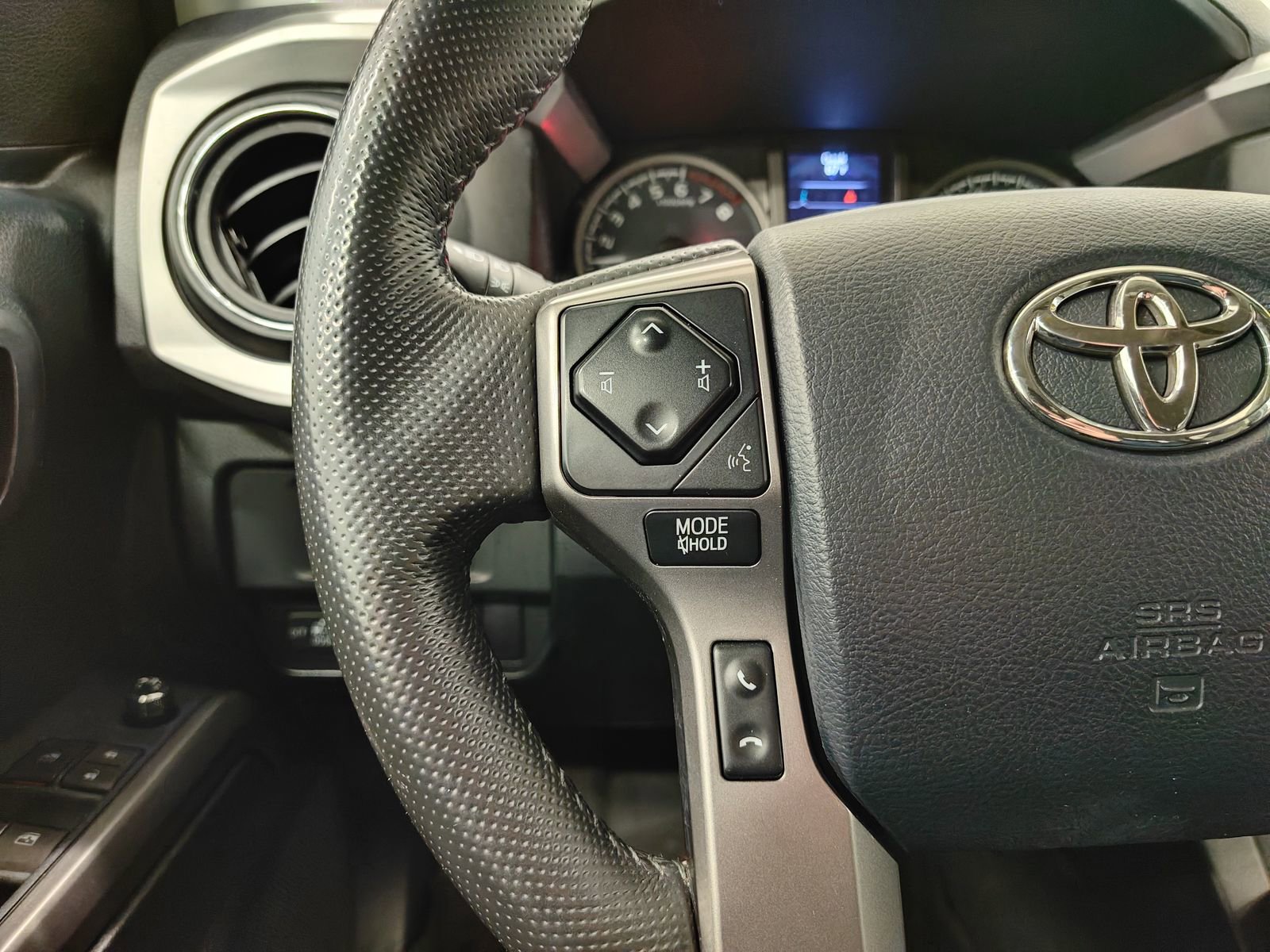 Used 2017 Toyota Tacoma SR5 image 15