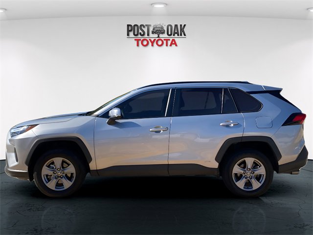 Used 2025 Toyota RAV4 XLE image 4