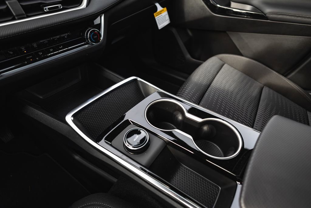 New 2026 Chevrolet Equinox LT w/ LPO, Floor Liner Package image 10