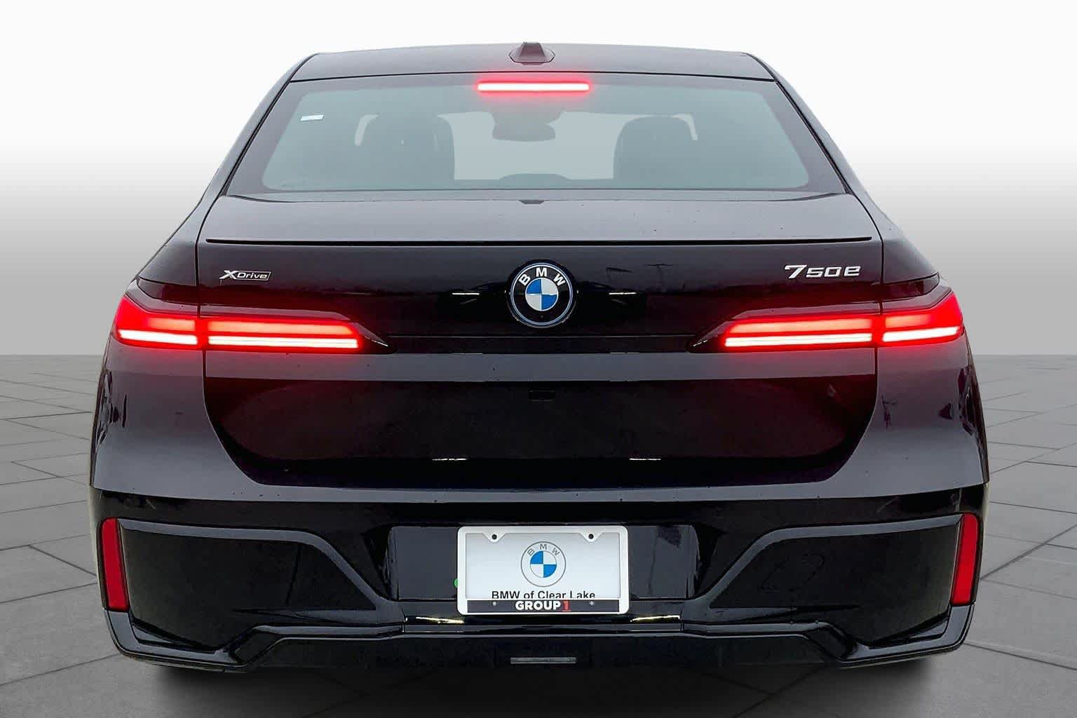 New 2026 BMW 750e xDrive w/ Executive Package AWD/4WD image 4